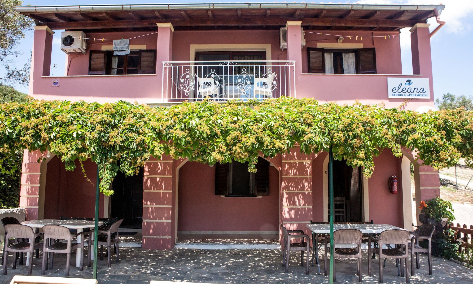 Eleana Apartments And Studios Agios Georgios  Exterior foto